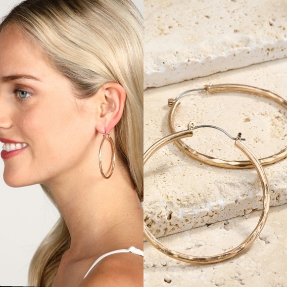 LAST 1! Gold hammered hoop earrings - Picture 2 of 5